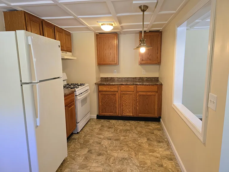 111 Maple St #B — Photo 5