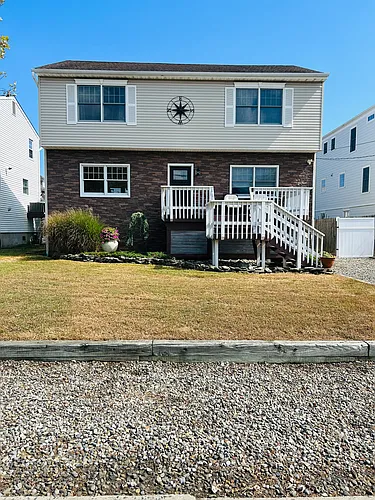 95 Ward Ave Photo 1