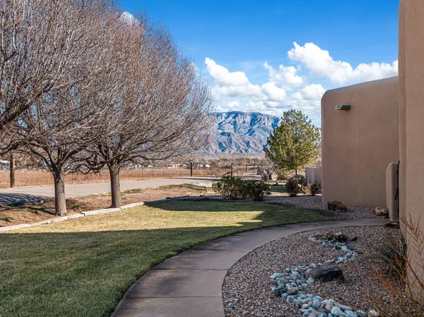 9 W Alary Ln, Corrales, NM 87048