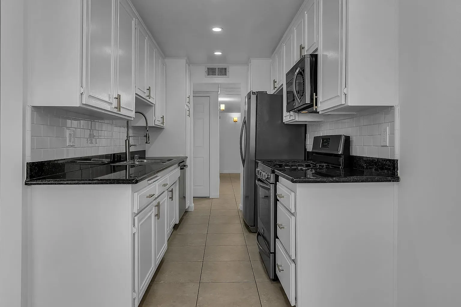 1946 Selby Apartments — Photo 2