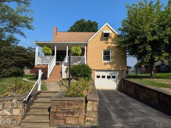 1207 Bartlett Ave, Johnstown, PA 15909