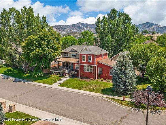 4th image of 1224 Rimrock Dr