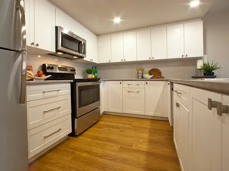 434 William St — Photo 6