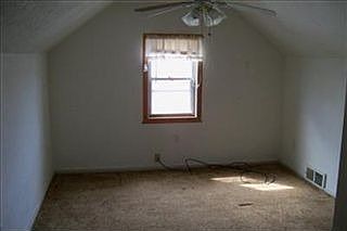 4th image of 5470 Oakwood Ave