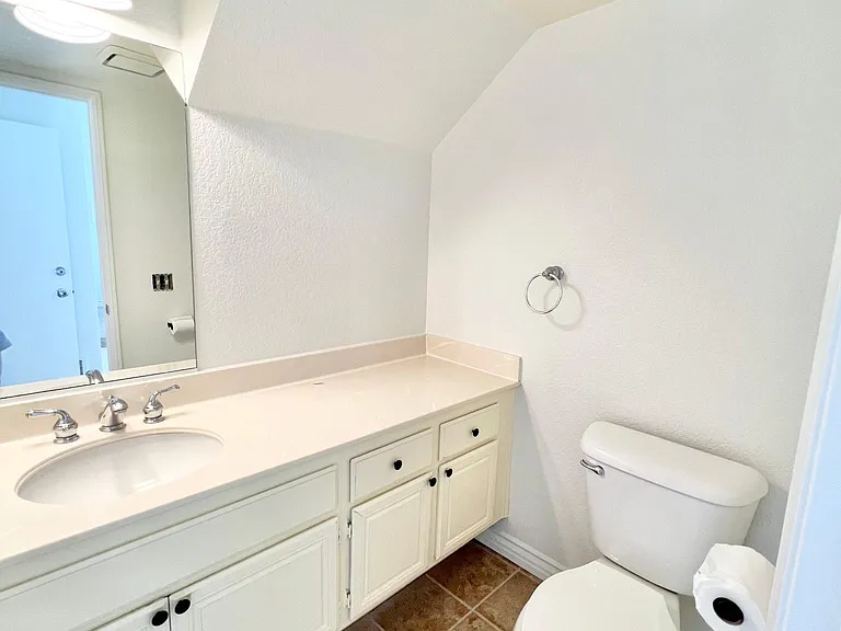 15434 Ficus St — Photo 27