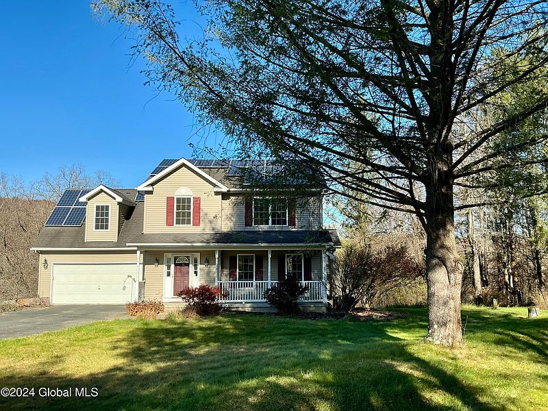 3rd image of 34 Woodview Road