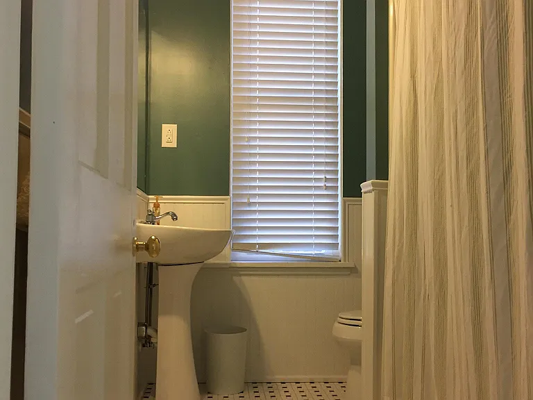 Bathroom 02