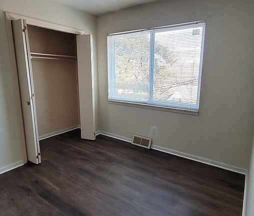 4th image of 208 N Morse Ave #31