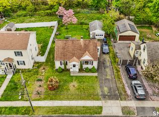 54 Winslow Dr, West Haven, CT 06516