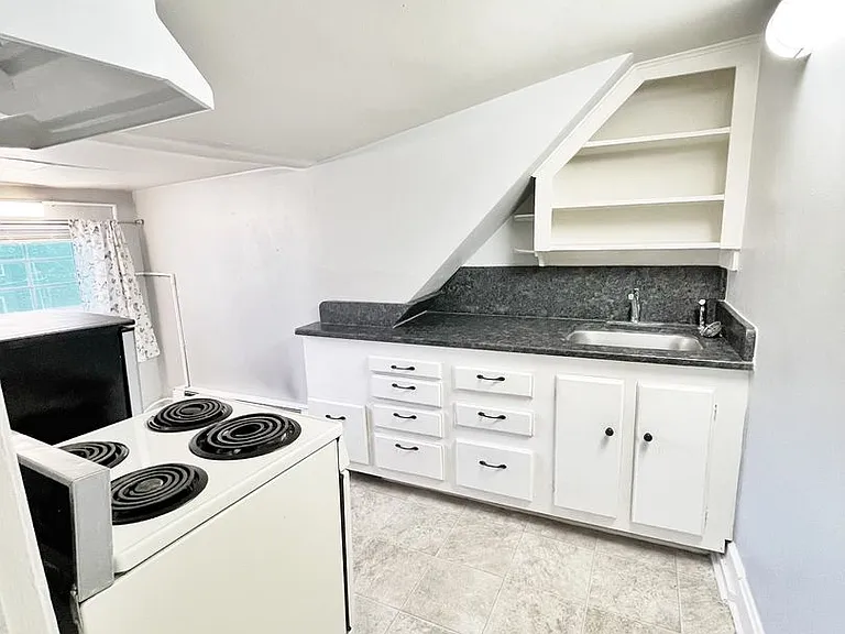 621 S Adams St — Photo 13