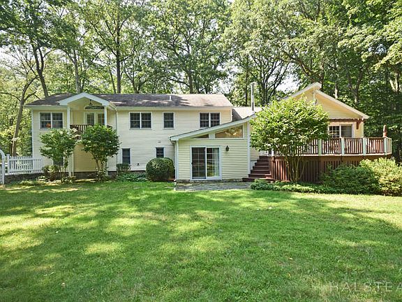 4th image of 92 Snowberry Ln