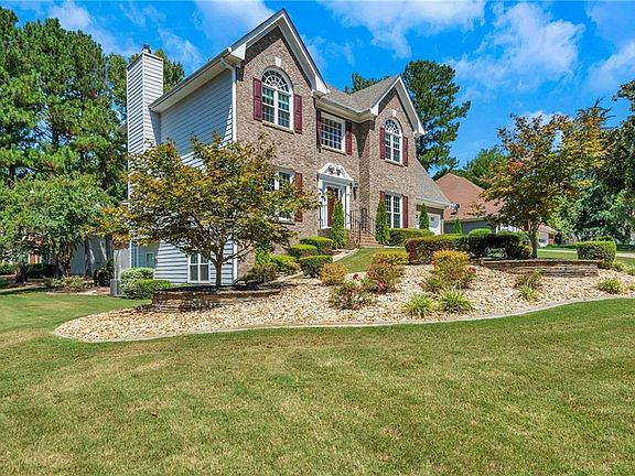 4th image of 90 Shyrewood Dr