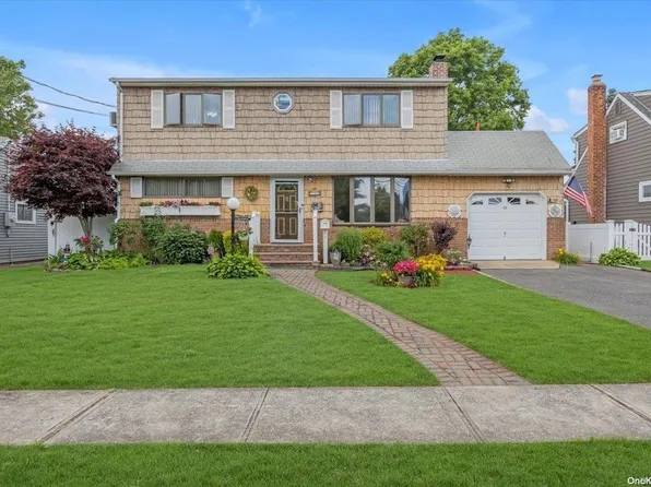 133 Lockwood Avenue, Farmingdale, NY 11735