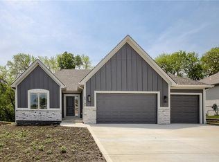 20105 W 221st St, Spring Hill, KS 66083