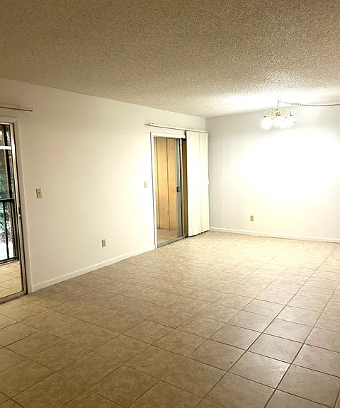 130 Jasmine Woods Ct #11D — Photo 11