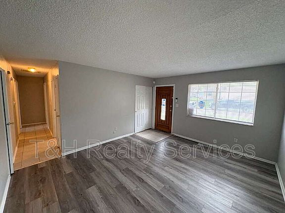 3rd image of 9466 Burrwood Cir