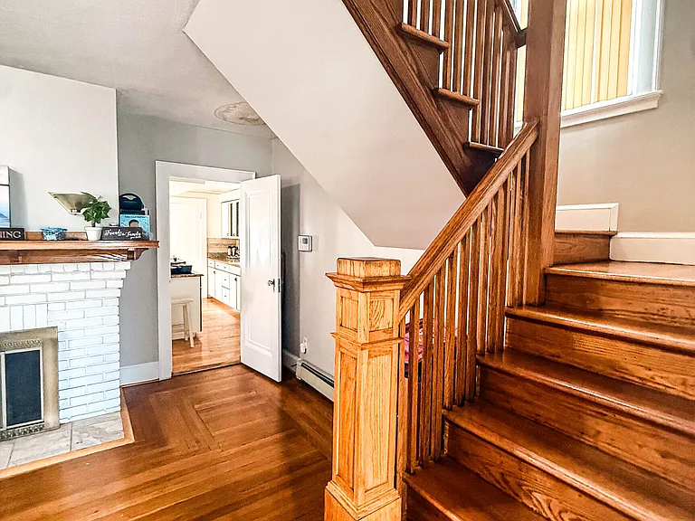 38 Grandview Ave — Photo 11