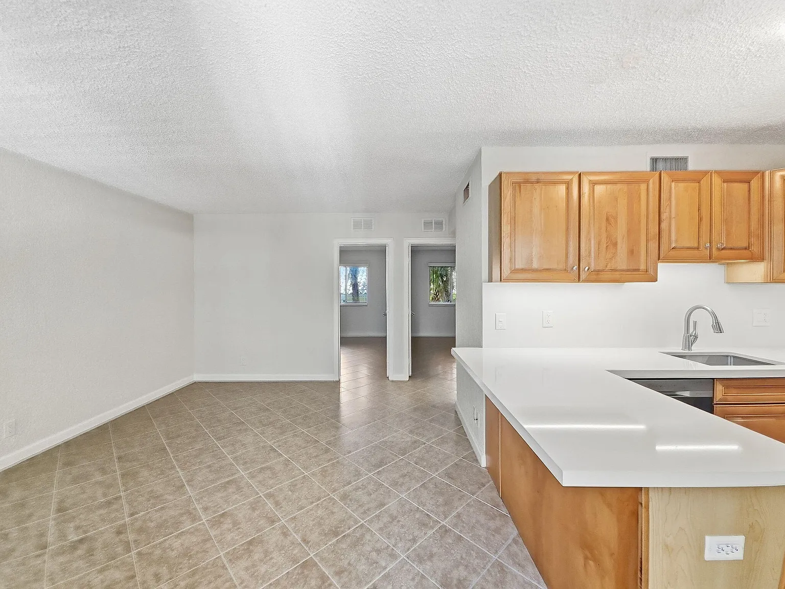 2 bed, 1.0 bath, 616 sqft, $2,000 — Photo 4