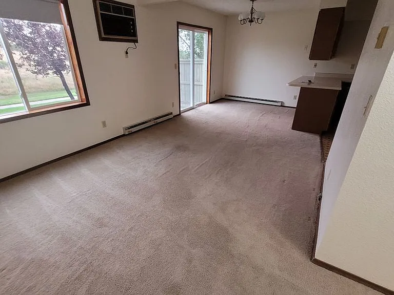 6731 Hollister Cir — Photo 10