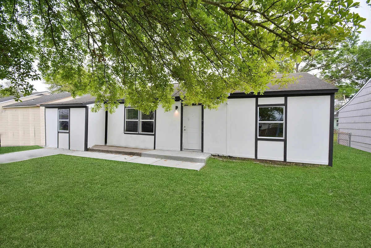Building Photo - 9429 Fairland Dr