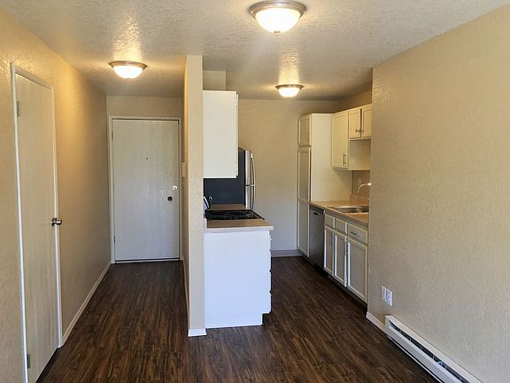3rd image of 912 N 96th St #321