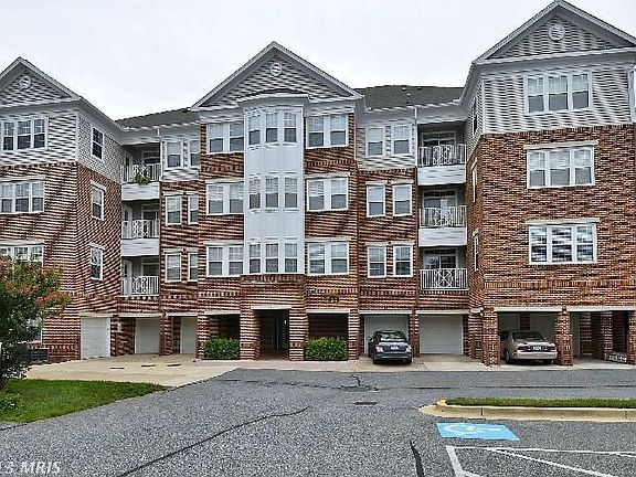 2nd image of 411 King Farm #301
