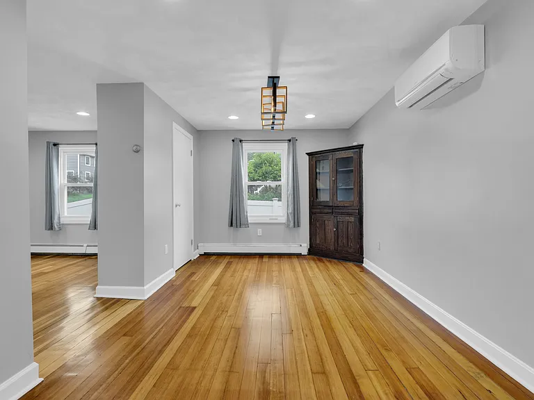 102 Orange St — Photo 9