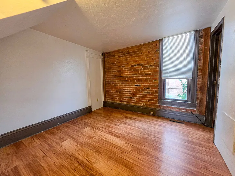 1742 Walnut — Photo 8