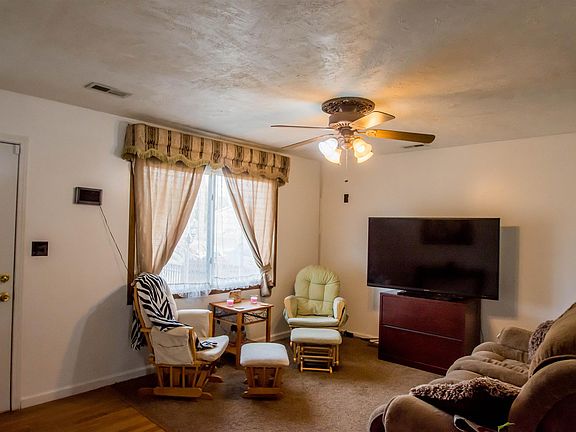 4th image of 702 Janie Ln