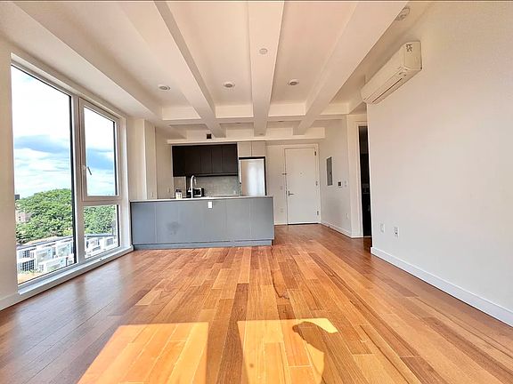 4th image of 74 Woodruff Ave #6D