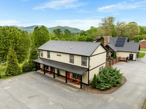 11 Martin Valley Rd, Swannanoa, NC 28778