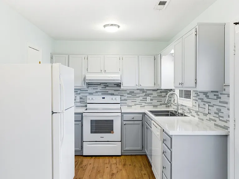 830 Vine St — Photo 4