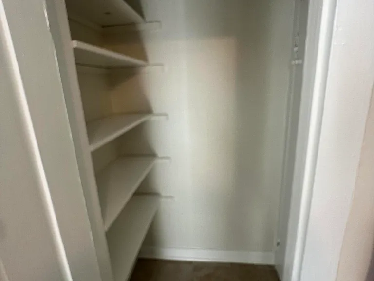 148 W Sylvania Ave #B — Photo 22