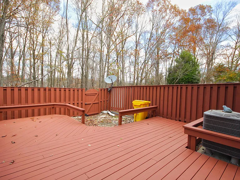 1613 Forest Hill Ct — Photo 17