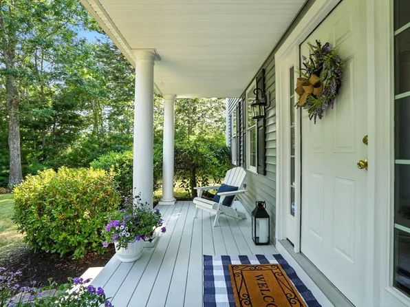 18 Highview Rd, Plymouth, MA 02360