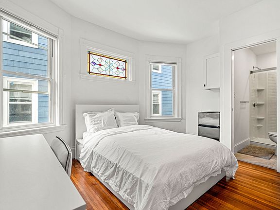 2nd image of 21 Sudan St #5