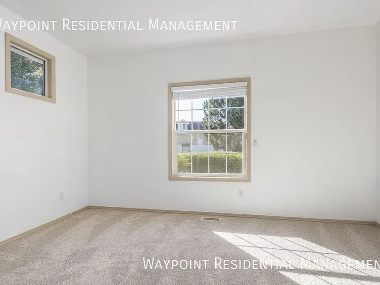 9640 W Sleepy Hollow Ln — Photo 5