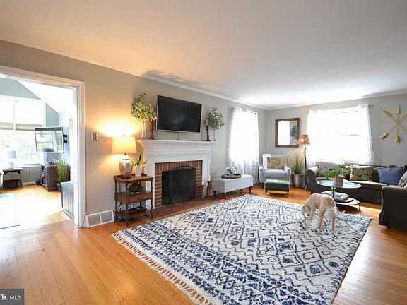 5th image of 1012 Mason Ave