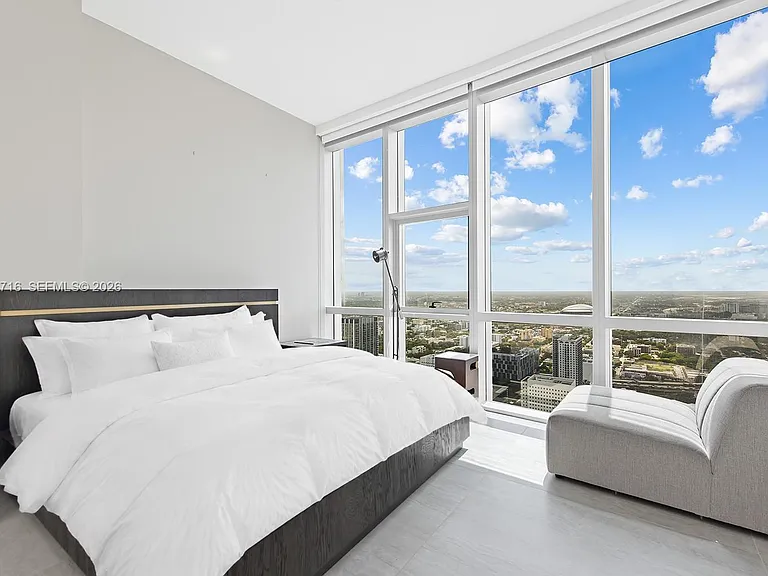 851 NE 1st Ave #Penthouse 5402 — Photo 21
