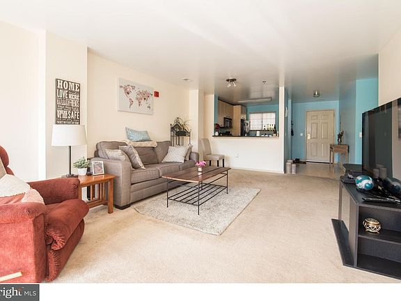 3rd image of 2 Leverington Ave #46