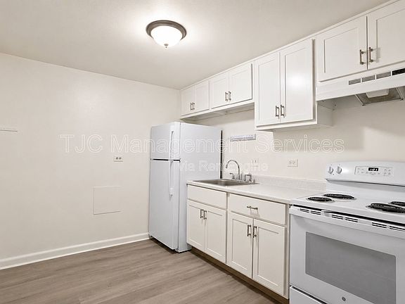 3rd image of 42 N Pearl St #103