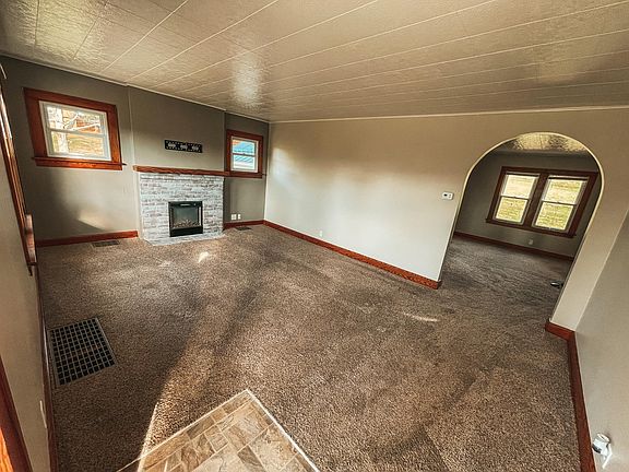 5th image of 7848 Meadow Dr