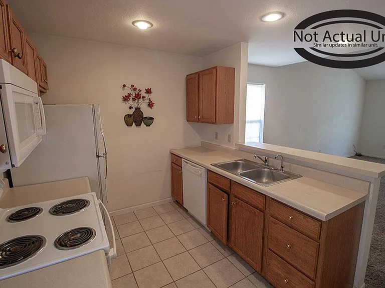 1413 N Frideriki Dr — Photo 9