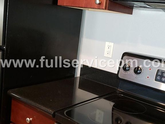5th image of 2413 NW 59th St Unit E-402