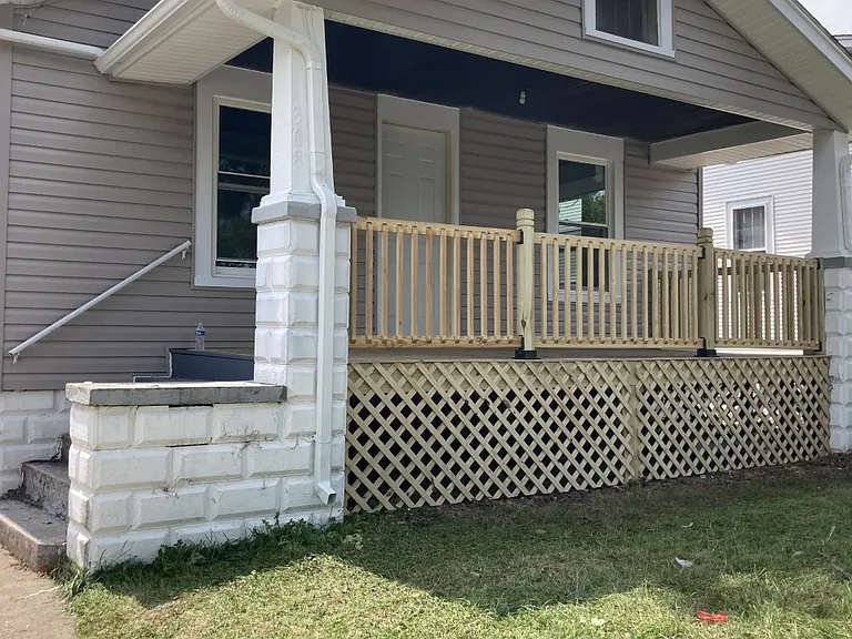 308 E Virginia Ave — Photo 2
