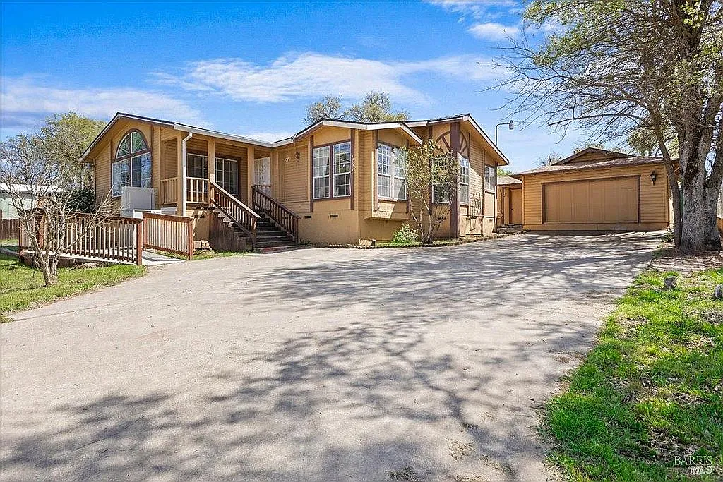 16223 33rd Ave photo 1