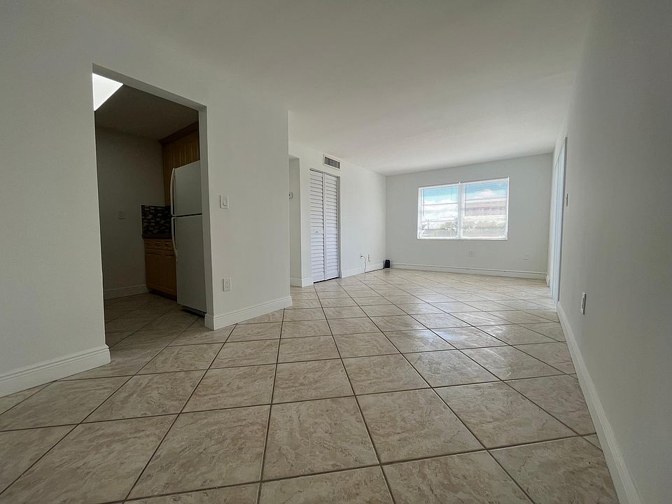 1st image of 836 SW 1st St APT 404