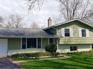 22W388 Tamarack Dr, Glen Ellyn, IL