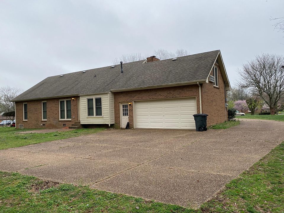 2nd image of 109 Walnut Ct #1