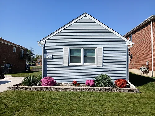 2916 Jackson Ave Photo 1